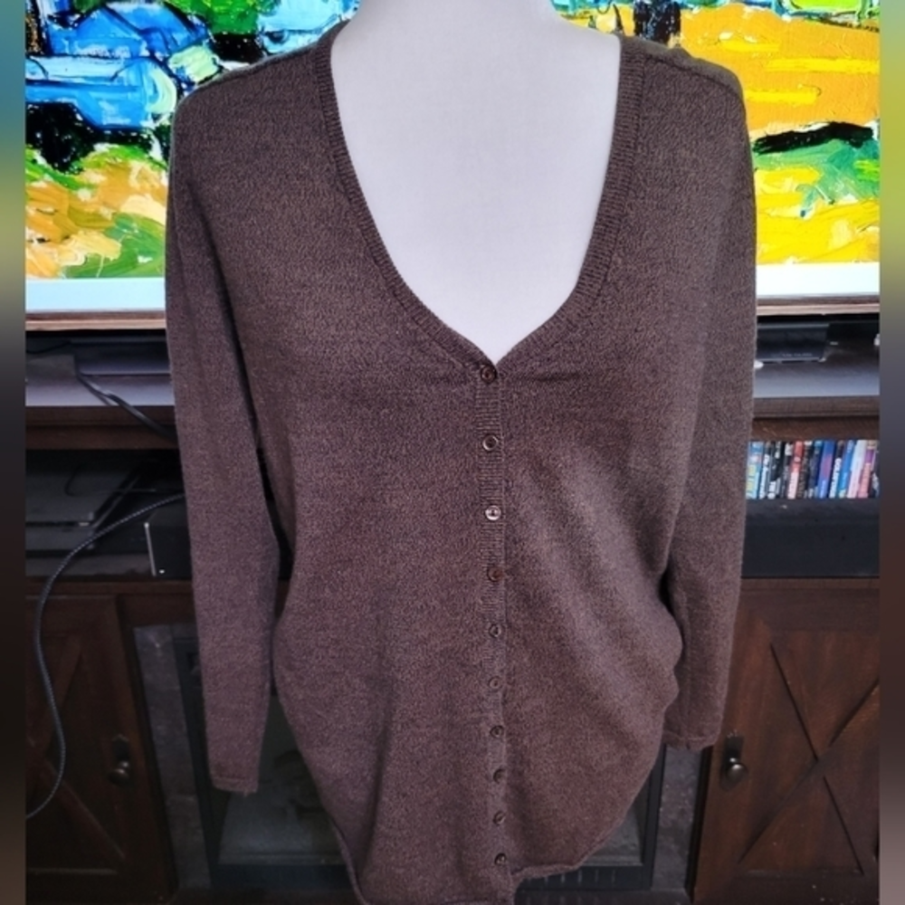 Victor Alfaro size medium button up cardigan sweater‎